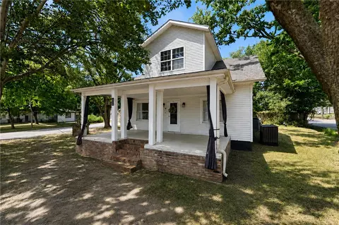 218 Kate Smith St, Prairie Grove, AR 72753