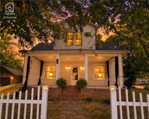 218 Kate Smith St, Prairie Grove, AR 72753