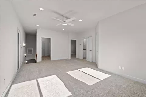 Bedroom - 1401 Greyback Ln, Centerton, AR 72719 photo 5 of 7