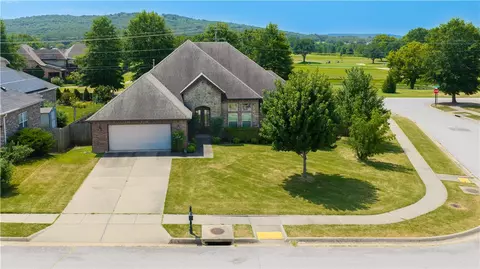 3773 E Spanish Bay Pl, Fayetteville, AR 72701