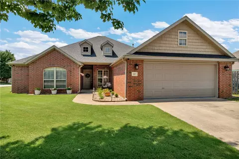 527 N Country Farm Rd, Fayetteville, AR 72704
