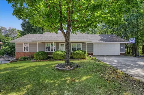21 Thackery Ln, Bella Vista, AR 72714