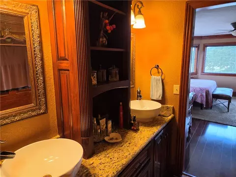 Bath - 2925 Dublin Rd, Scranton, AR 72863 photo 2 of 6