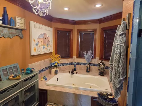 Bath - 2925 Dublin Rd, Scranton, AR 72863 photo 4 of 6