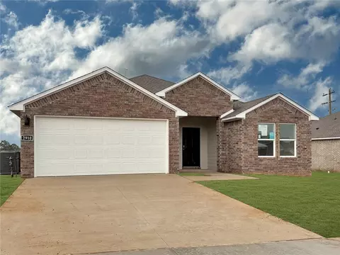 527 Oklahoma St, Farmington, AR 72730