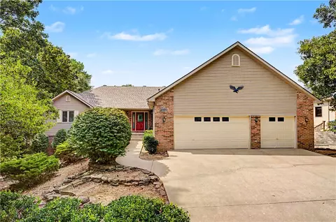 72 Mckenzie Dr, Bella Vista, AR 72715