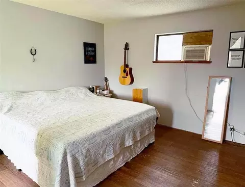 Bedroom - 6233 Sunny Fox Rd, Mountain View, AR 72560 photo 1 of 5