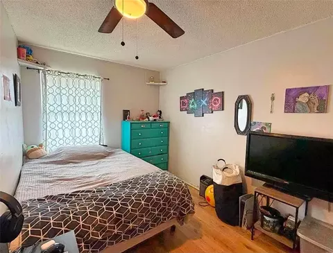 Bedroom - 6233 Sunny Fox Rd, Mountain View, AR 72560 photo 4 of 5