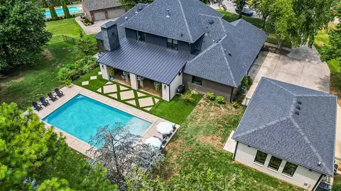 12 W Leiston Dr, Rogers, AR 72758