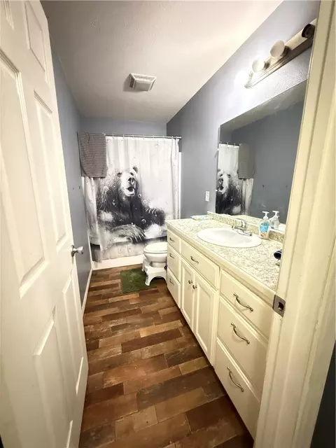 Bath - 6367 Harmon Rd, Harrison, AR 72601 photo 1 of 4