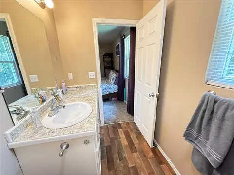 Bath - 6367 Harmon Rd, Harrison, AR 72601 photo 4 of 4