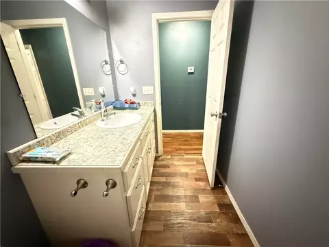 Bath - 6367 Harmon Rd, Harrison, AR 72601 photo 2 of 4