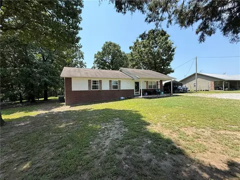 Exterior - 6367 Harmon Rd, Harrison, AR 72601 photo 2 of 12