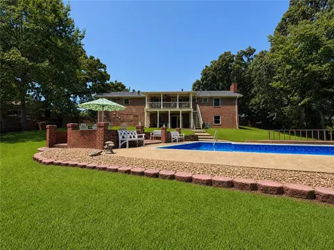 237 Beaumont Ave, Russellville, AR 72801