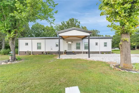 17166 Primrose Ln, Fayetteville, AR 72704