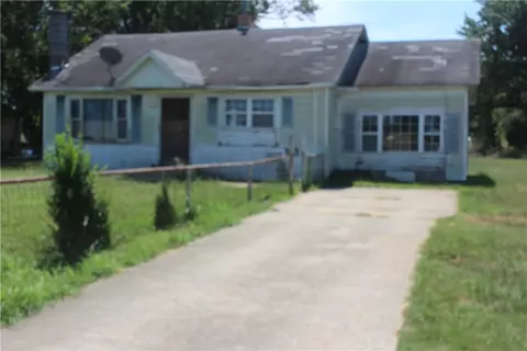 719 Main St, Gravette, AR 72736