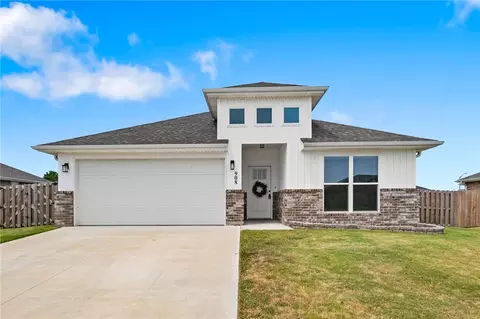 908 S Sparrow St, Siloam Springs, AR 72761