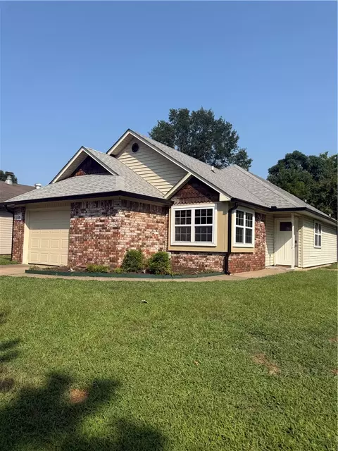 1106 N Louisville Ave, Russellville, AR 72801
