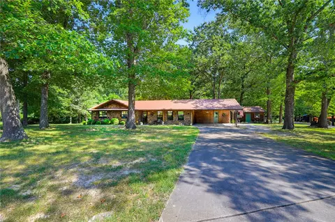 16123 Walnut Trce, Fayetteville, AR 72704
