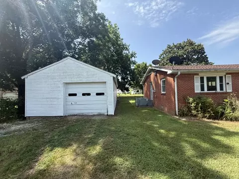 Exterior - 3306 E Church St, Paris, AR 72855 photo 4 of 8