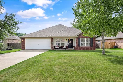 6043 Cord Ave, Springdale, AR 72762