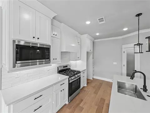 Kitchen - 4832 Hawk St, Springdale, AR 72762 photo 2 of 2