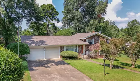2504 W 2nd Ln, Russellville, AR 72801