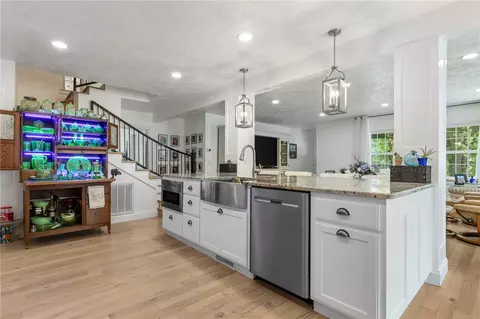 Kitchen - 710 S Hwy 62-65, Harrison, AR 72601 photo 5 of 7