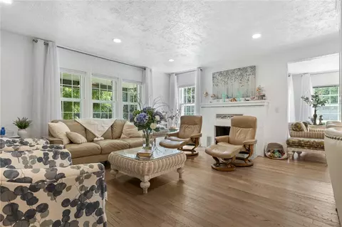 Living - 710 S Hwy 62-65, Harrison, AR 72601 photo 1 of 4