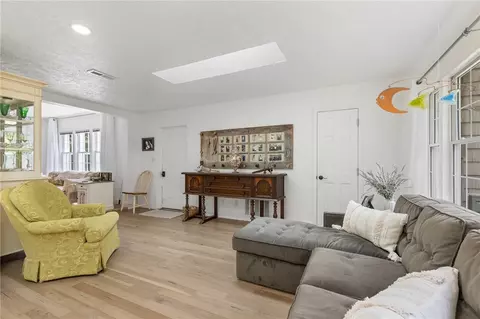 Living - 710 S Hwy 62-65, Harrison, AR 72601 photo 3 of 4