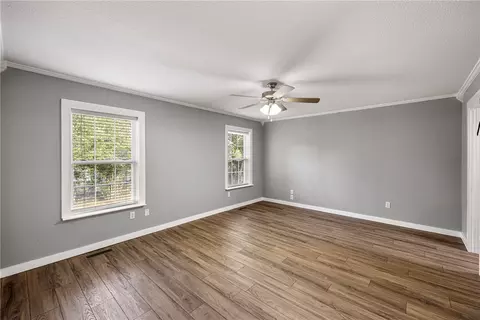 Living - 35 Crestline Dr, Dover, AR 72837 photo 5 of 6