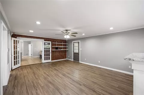Living - 35 Crestline Dr, Dover, AR 72837 photo 4 of 6