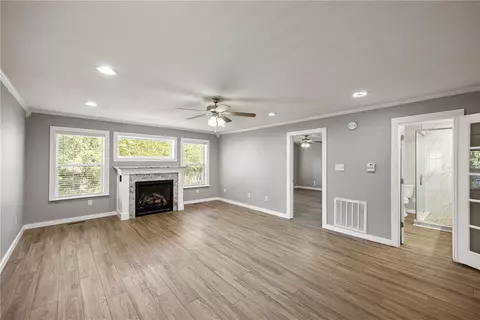 Living - 35 Crestline Dr, Dover, AR 72837 photo 2 of 6