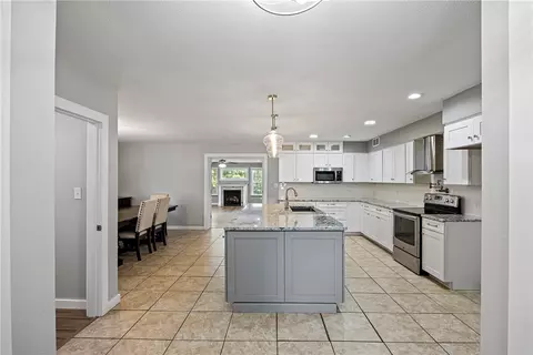 Kitchen - 35 Crestline Dr, Dover, AR 72837 photo 1 of 5