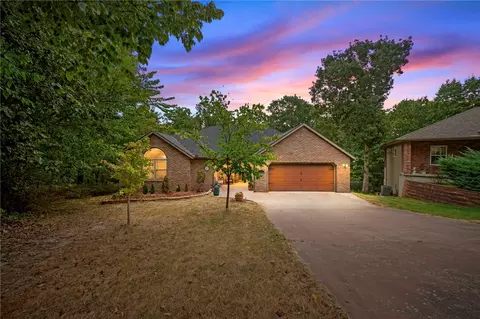 16 Rhonda Ln, Bella Vista, AR 72715