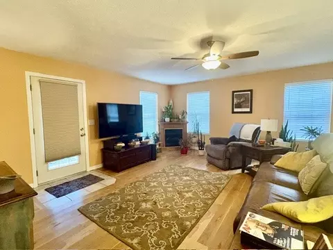 Living - 3801 Shields Dr, Harrison, AR 72601 photo 5 of 5