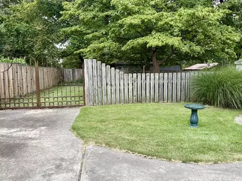 Exterior - 3801 Shields Dr, Harrison, AR 72601 photo 4 of 17