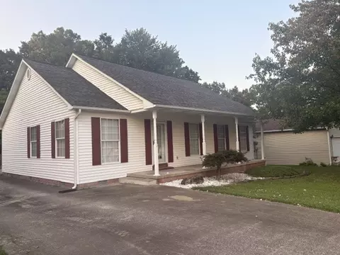 Exterior - 3801 Shields Dr, Harrison, AR 72601 photo 9 of 17