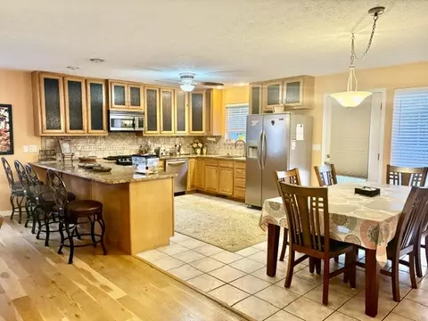 Kitchen - 3801 Shields Dr, Harrison, AR 72601 photo 2 of 4