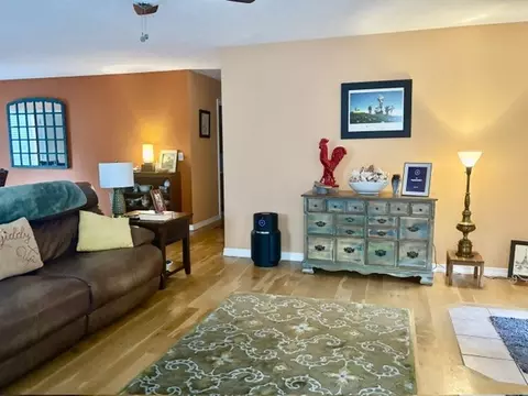 Living - 3801 Shields Dr, Harrison, AR 72601 photo 3 of 5