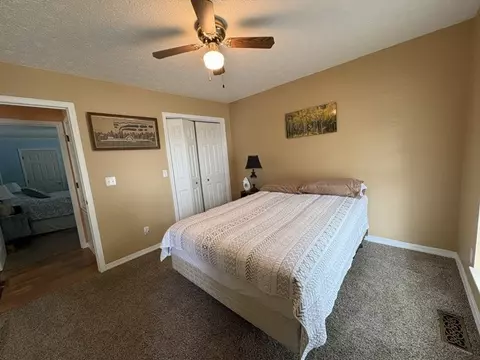 Bedroom - 3801 Shields Dr, Harrison, AR 72601 photo 3 of 3
