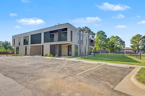 845 N Rupple Rd, Fayetteville, AR 72704