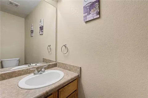 Bath - 435 Chartres Ave, Springdale, AR 72764 photo 4 of 6