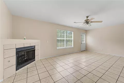 Living - 435 Chartres Ave, Springdale, AR 72764 photo 2 of 3
