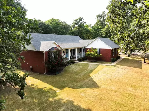 2431 N Toy Dr, Fayetteville, AR 72704