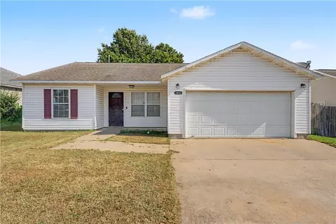 1603 Tanglewood Ln, Siloam Springs, AR 72761