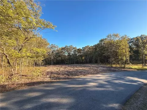 13732 Spring Rd, Bentonville, AR 72712