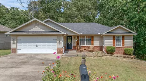9 Reighton Dr, Bella Vista, AR 72714