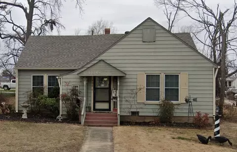 406 N 3rd St, Rogers, AR 72756