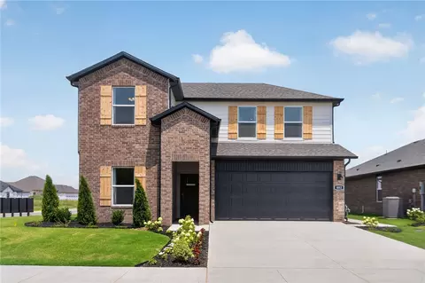 4571 W Triangle St, Fayetteville, AR 72704